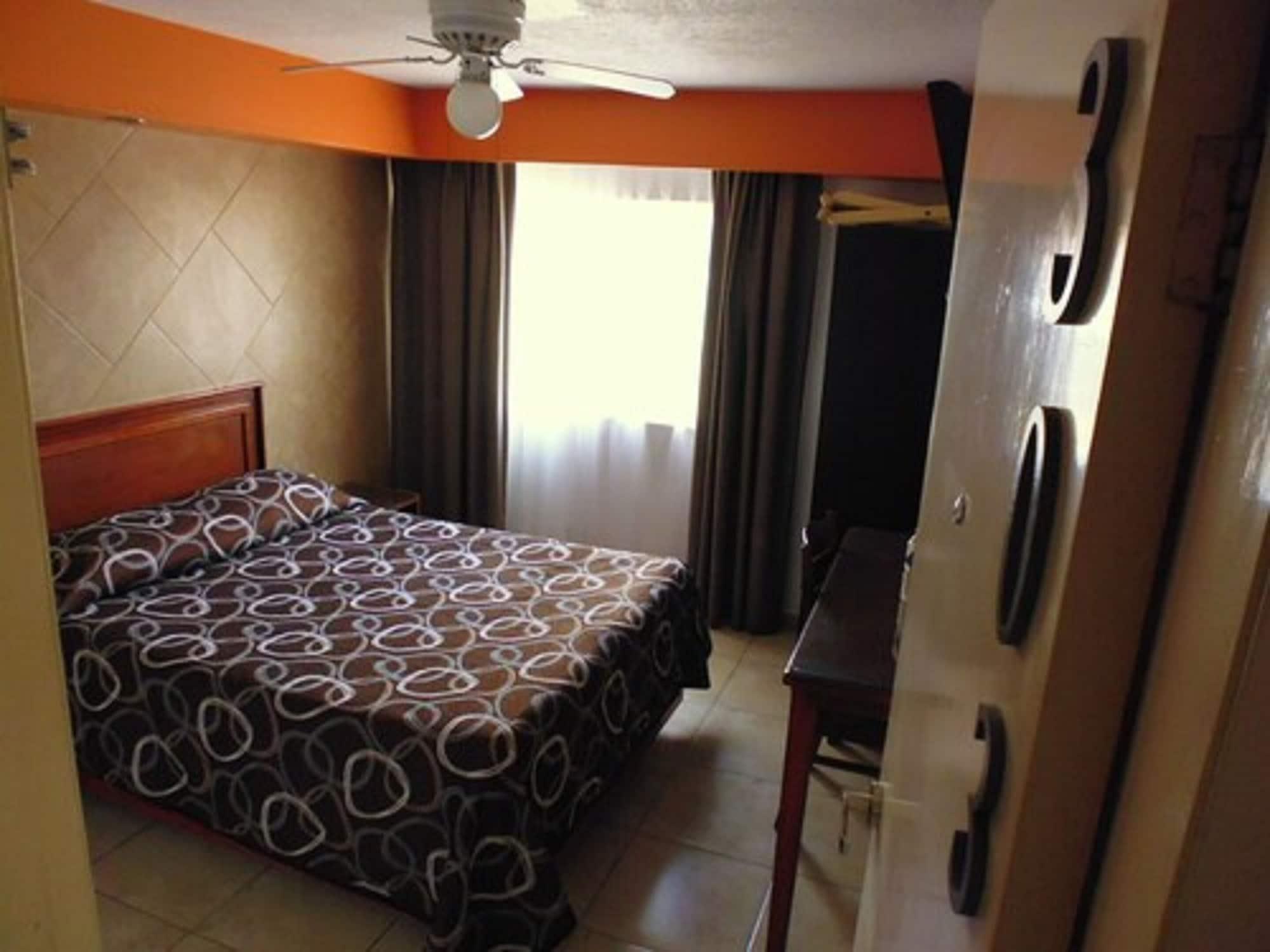 Hotel San Luis ซานหลุยส์โปโตซิ ภายนอก รูปภาพ