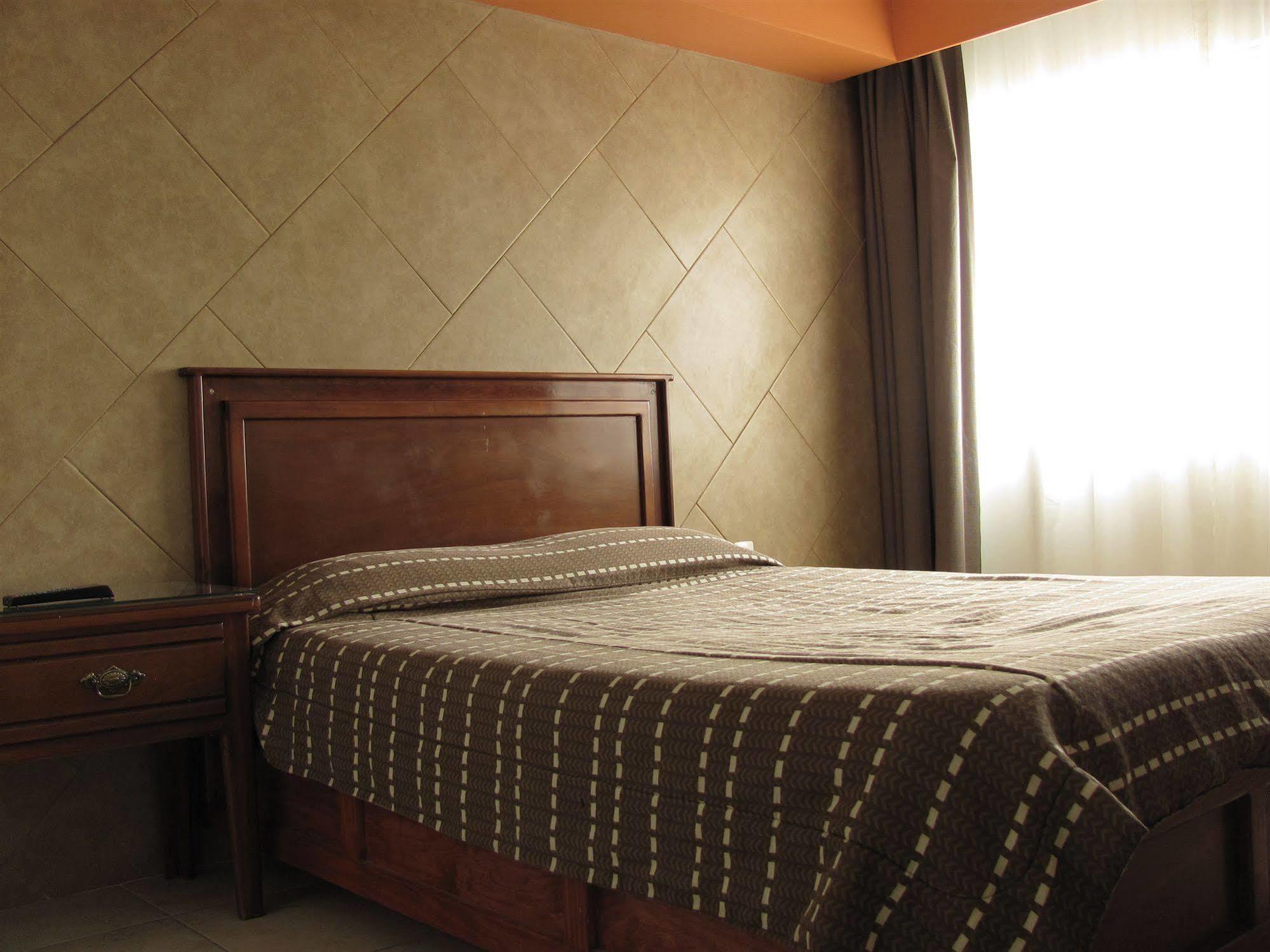 Hotel San Luis ซานหลุยส์โปโตซิ ภายนอก รูปภาพ