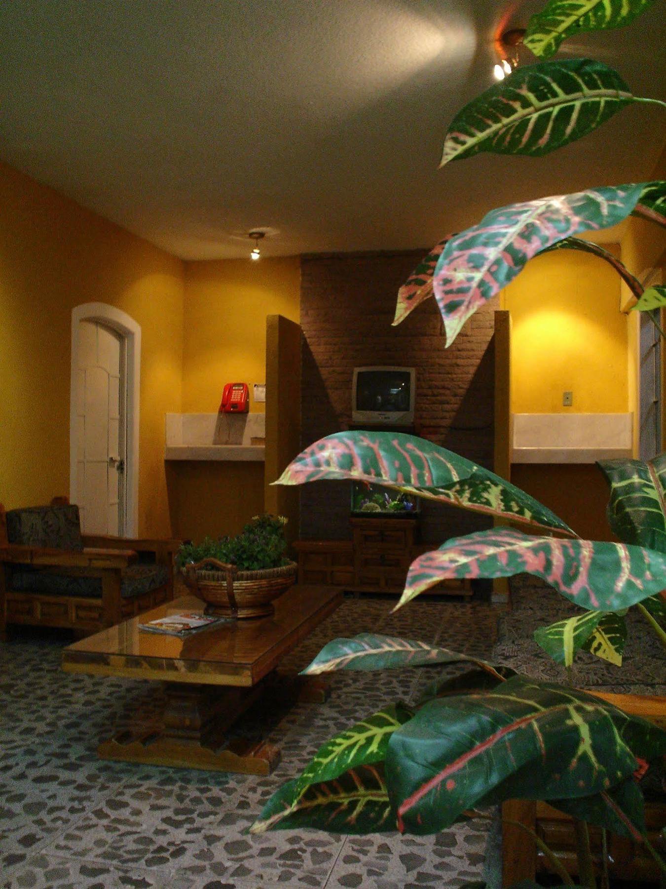 Hotel San Luis ซานหลุยส์โปโตซิ ภายนอก รูปภาพ