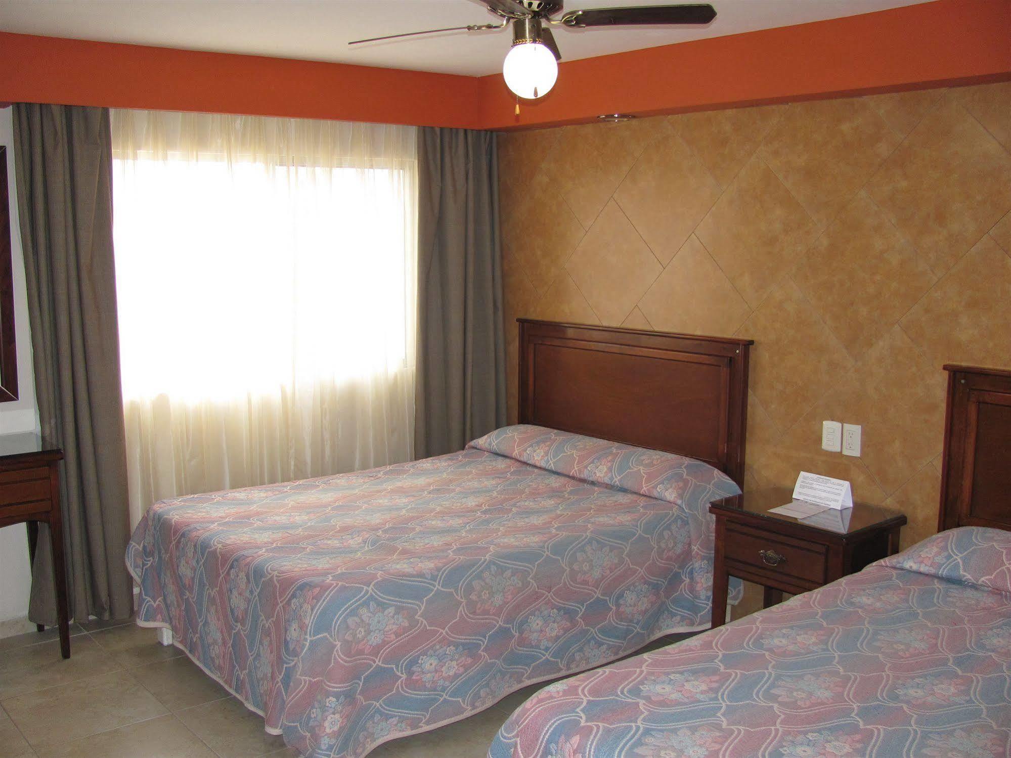 Hotel San Luis ซานหลุยส์โปโตซิ ภายนอก รูปภาพ