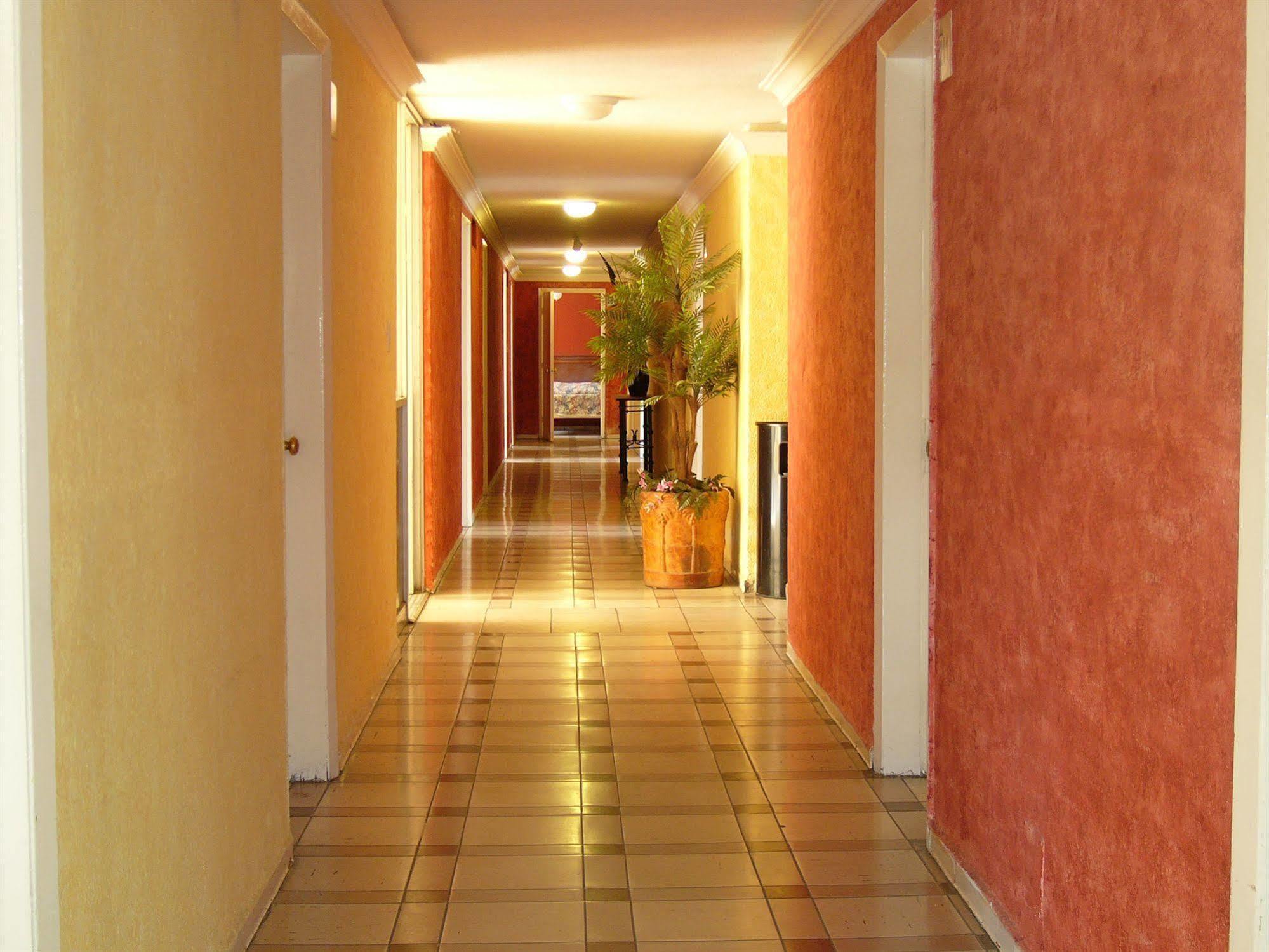 Hotel San Luis ซานหลุยส์โปโตซิ ภายนอก รูปภาพ